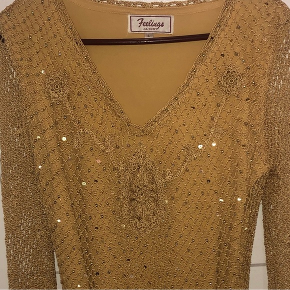 Vintage FEELINGS size L gold crocheted top with sequins and lining. Preloved - Picture 8 of 9
